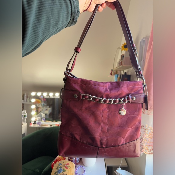 Coach Burgundy Signature Cs Canvas Silver Chain Shoulder Women's Bag - Picture 4 of 10